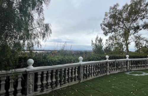 Kimber - Gomes Villa | Spacious 6000 sf 6-bedroom villa in lovely Fremont with private gate, and view