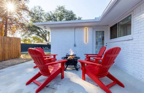 Ederville House | Spacious 6BR by AT&T Stadium Stockyard Heated Pool
