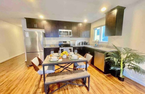 West Queen Anne House | Spacious 8BR/8BA Retreat in Queen Anne