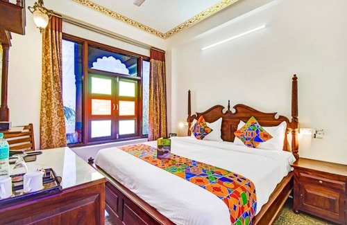 Vaishali Nagar Hotel | Spacious 9-bedroom hotel in lovely Jaipur with AC, WiFi and Garden view nn