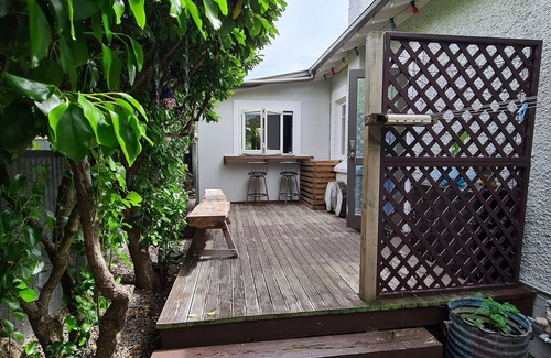 Palmerston North House | Spacious Accommodation Ideal for Contractors, Remote Workers, or Group Travel.
