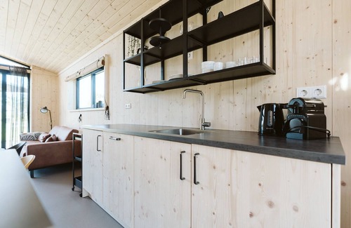 Ouddorp Ski Chalet | Spacious accommodation where your dog is also welcome