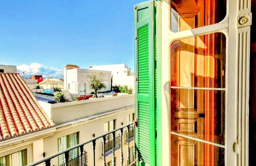 La Merced Apartment | Spacious and bright apartment in historic Málaga