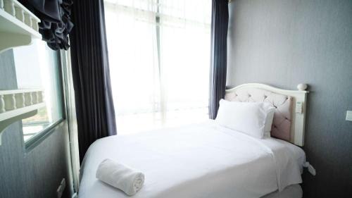 Surabaya Apartment | Spacious and Comfy 2BR Apartment at Aryaduta Residence Surabaya By Travelio