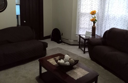 Athol Apartment | Spacious and Cozy 2nd Floor Nest 2 bedrooms