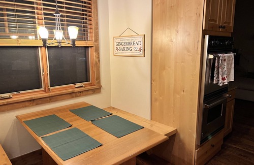 Eagle-Vail Cabin | Spacious and Luxurious Lodge with Mountain Views close to Beaver Creek and Vail.