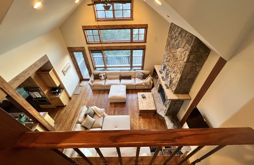 Eagle-Vail Cabin | Spacious and Luxurious Lodge with Mountain Views close to Beaver Creek and Vail.