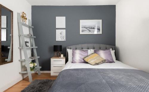 Cathedrals Apartment | Spacious and Modern 4 Bed Apartment next to Borough Station