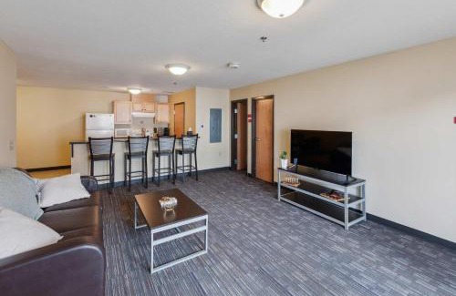 Ontario Apartment | Spacious and Modern Stay to Relax & Recharge
