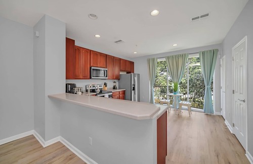 Florida Central Atlantic Coast House | Spacious and Modern Townhome! Close to Attractions and Conventions Center! 3vc5014-10