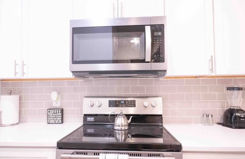 Charlotte Apartment | Spacious and Serene 1bedroom Aptnn