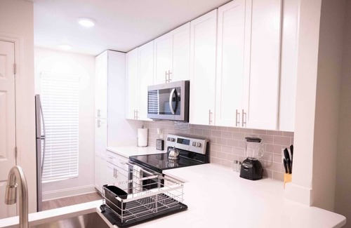 Charlotte Apartment | Spacious and Serene 1bedroom Aptnn