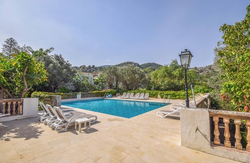 Puerto de Soller Apartment | Spacious apartment with terrace, sea views and communal pool in Port de Sóller