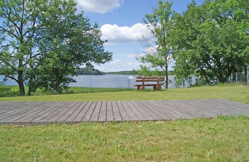 Mecklenburgische Kleinseenplatte Apartment | Spacious apartment 110sqm, at SEE, terrace and flower. Panoramic view, lake balcony 26m², south b. 12m²