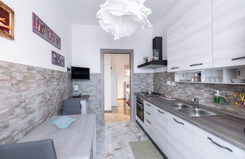 Arenzano Apartment | Spacious apartment 4 min to the beach