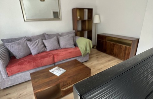 Barendorf Apartment | Spacious Apartment Near Central