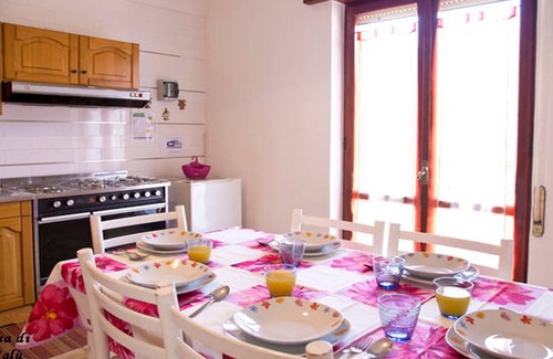 Pimonte Apartment | Spacious apartment near Amalfi, Sorrento&Pompeii.Special offers for 2 people