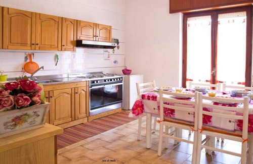 Pimonte Apartment | Spacious apartment near Amalfi, Sorrento&Pompeii.Special offers for 2 people