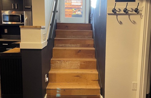 Irvington Apartment | Spacious apartment suite in Portland's Historic Irvington neighborhood.