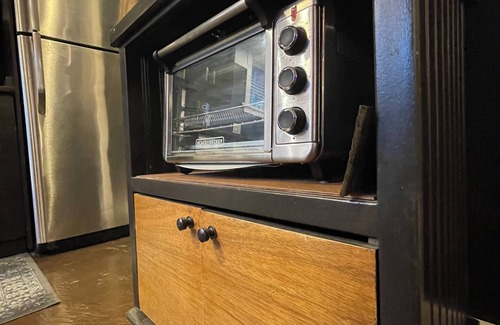 Irvington Apartment | Spacious apartment suite in Portland's Historic Irvington neighborhood.