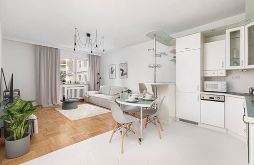 Mokotow Apartment | Spacious Apartment Swimming Pool Gym Sauna