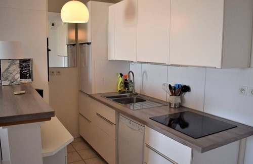 Tregastel Apartment | Spacious apartment with WIFI and parking in Trégastel, near the beach