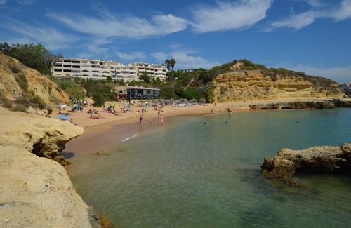 Guia Apartment | Spacious Apartment with 2 large Sun Trraces overlooking Pools and Manicured Gardens