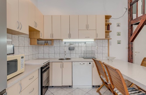 Vranjic Apartment | Spacious apartment Zvone with 3 balconies and parking