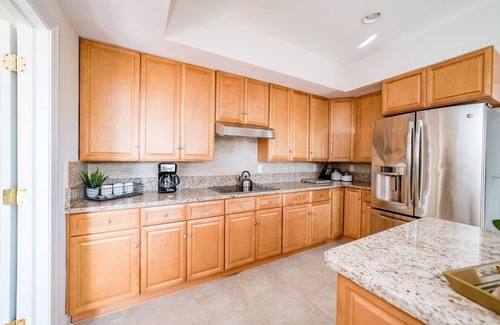 Rustburg House | Spacious APPLE ORCHARD STAY: Grand Farmhouse with Lake Views!