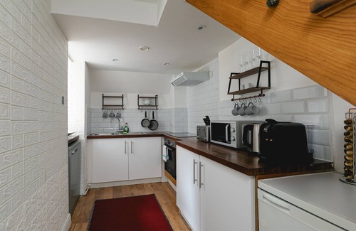 St. Pancras Apartment | Spacious APT with Garden in Central London near Kings Cross