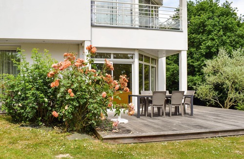 Lehon House | Spacious architect-designed house in quiet surroundings near Dinan.