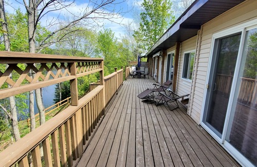 Bancroft Cottage | Spacious Bancroft Cottage- Private Lakefront/Sauna/In Town