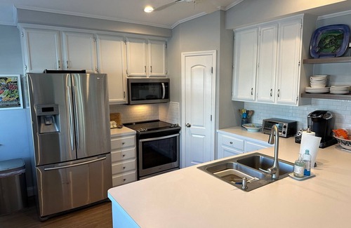 Atlantic Beach House | Spacious Beach House w/hot tub - Oceanside 2 1/2 blocks from the beach!