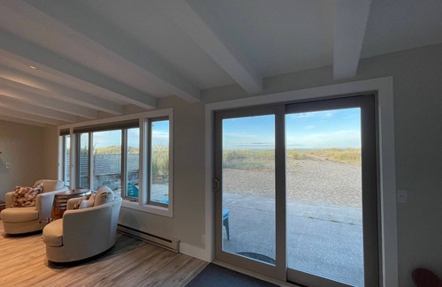 Bayshore House | Spacious Beachfront Home, 3BR/3BA! Dogs OK. Holiday Special, Inquire for Rate!