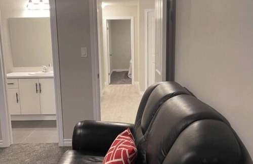 Woodstock House | Spacious & Beautiful 5 Bedroom Townhouse