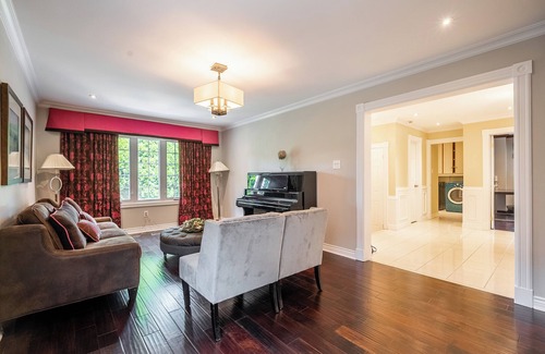 Lakeview House | Spacious Beautiful House in Mississauga, 15 minutes from Toronto PRIME LOCATION!