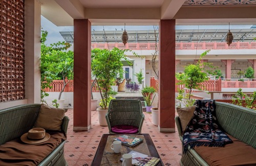 Adarsh Nagar Apartment | Spacious boutique hotel-suites in jaipur city centre with a lovely pool