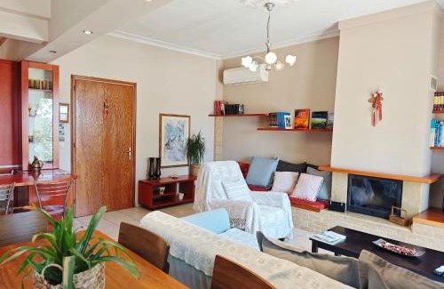 Lavreotiki Apartment | Spacious & Bright flat with balcony