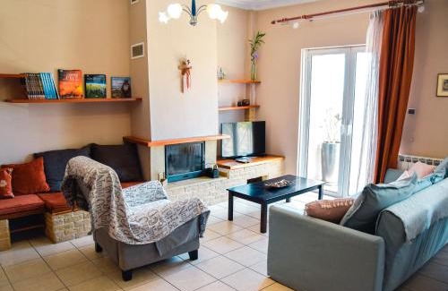 Lavreotiki Apartment | Spacious & Bright flat with balcony