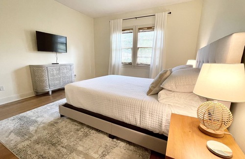 Covington House | Spacious bungalow within walking distance to downtown Covington!
