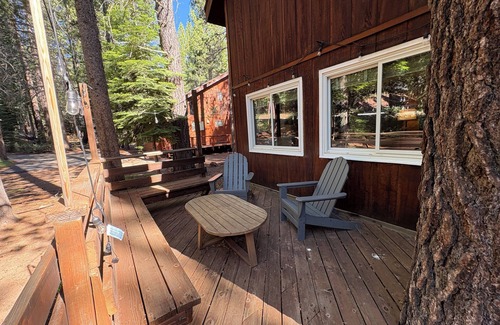 Truckee House | Spacious but Cozy Tahoe Donner Getaway