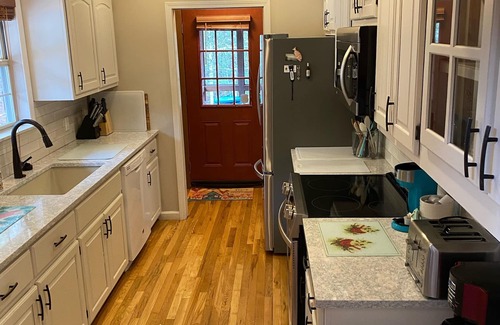 Blairsville Cabin | Spacious cabin located in the Blue Ridge Mountains on the beautiful lake Nottely