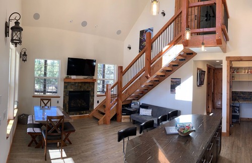 Orderville Cabin | Spacious Cabin right at the edge of Zion National Park & Zion Ponderosa Resort!
