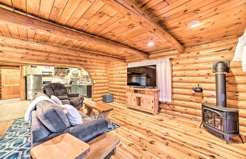 Middle Grove Cabin | Spacious Cabin w/Decks Near Saratoga Springs