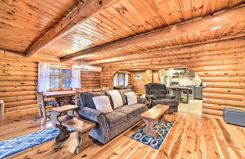 Middle Grove Cabin | Spacious Cabin w/Decks Near Saratoga Springs