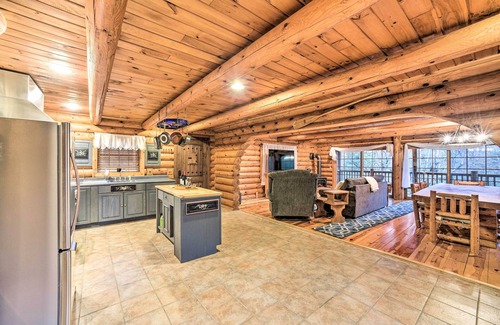 Middle Grove Cabin | Spacious Cabin w/Decks Near Saratoga Springs