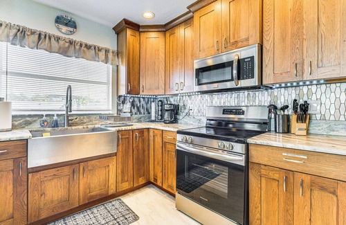 Hudson Beach Estates House | Spacious Canalfront Home w/Pool ~ 1/2 Mi to Beach