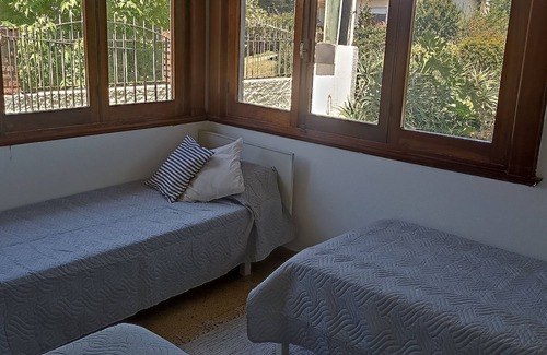 Piriapolis Ski Chalet | Spacious chalet in Piriápolis with 2 bedrooms, for 5-7 guests and a large garden