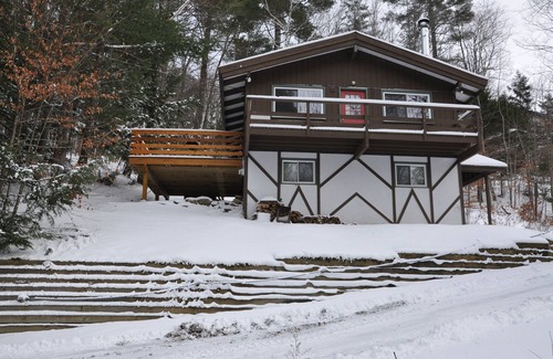 Waitsfield Ski Chalet | SPACIOUS CHALET! Ski, Golf, Tennis, Hiking, Mountain Biking! Early discounts!