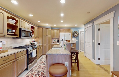 Edgecomb House | Spacious Coastal Retreat with its Scenic Outdoor Spaces